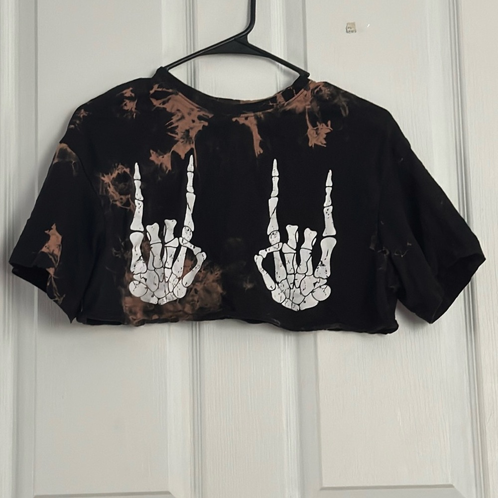 bleach-wash short black skeleton top